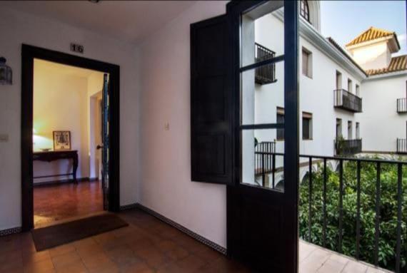 Apartamento De Dos Dormitorios En Plaza Alfaro Séville Extérieur photo